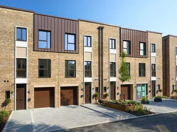 222 london road 3